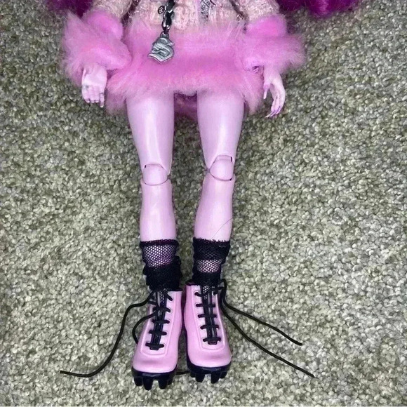 Shadow High Costume Ball Lola Wilde Doll - Picture 4 of 4